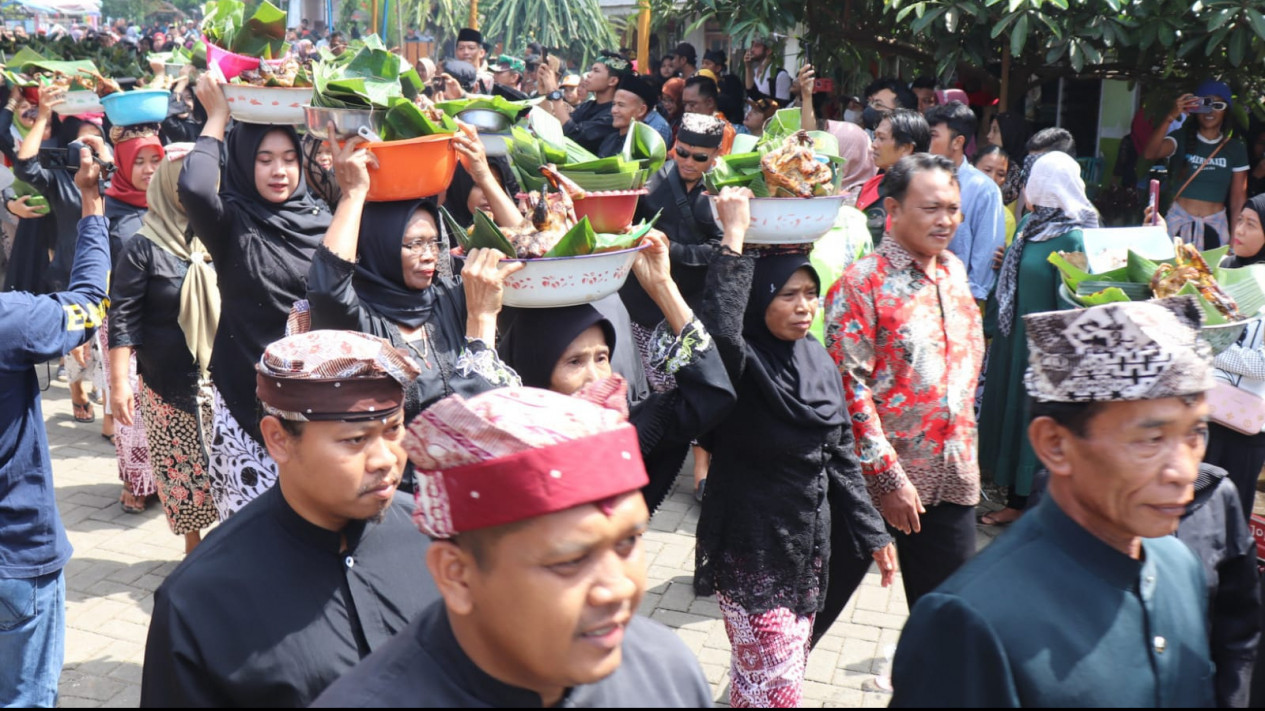 Selamatan Sumber Air, Warga Osing Banyuwangi Gelar Tradisi Ithuk-ithukan
            - galeri foto