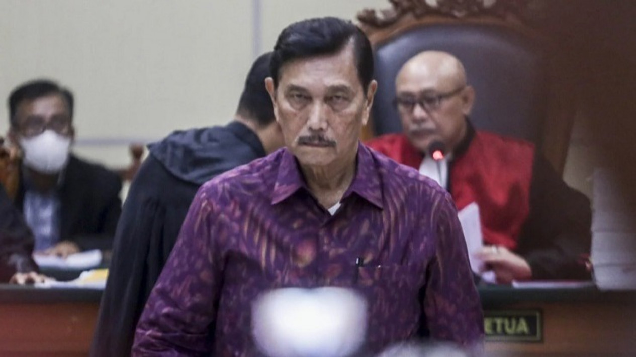 Luhut Ngaku Sedih Disindir 'Lord' oleh Haris Azhar dan Fatia Maulidiyanty
            - galeri foto