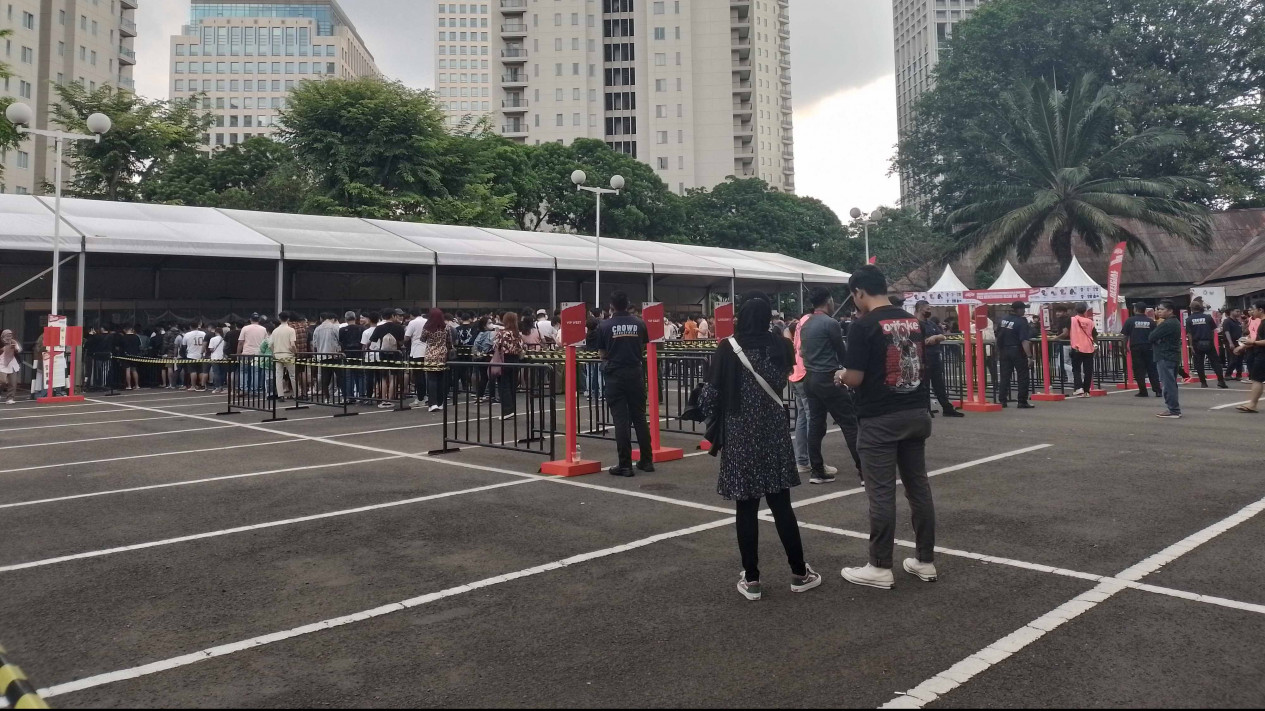 Tak Butuh Waktu Lama Bagi Calon Penonton untuk Tukar Tiket Laga Timnas Indonesia Vs Argentina
            - galeri foto