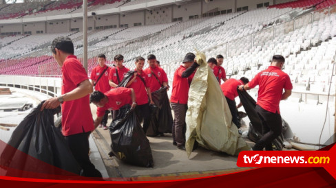 H-1 Bulan Bung Karno di GBK, Anak Muda Binaan PDIP Bersih-Bersih Sampah