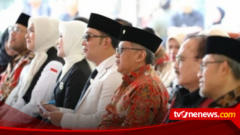 Lewat Pantun, Sekjen PDIP Siratkan Ridwan Kamil Cawapres Ganjar Pranowo