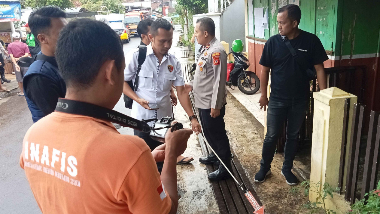 Duh! Keluar Cari Makan, Dua Pemuda di Tasikmalaya Jadi Korban Kebrutalan Geng Motor, Kepala Korban Luka Dipukul Botol Miras
            - galeri foto