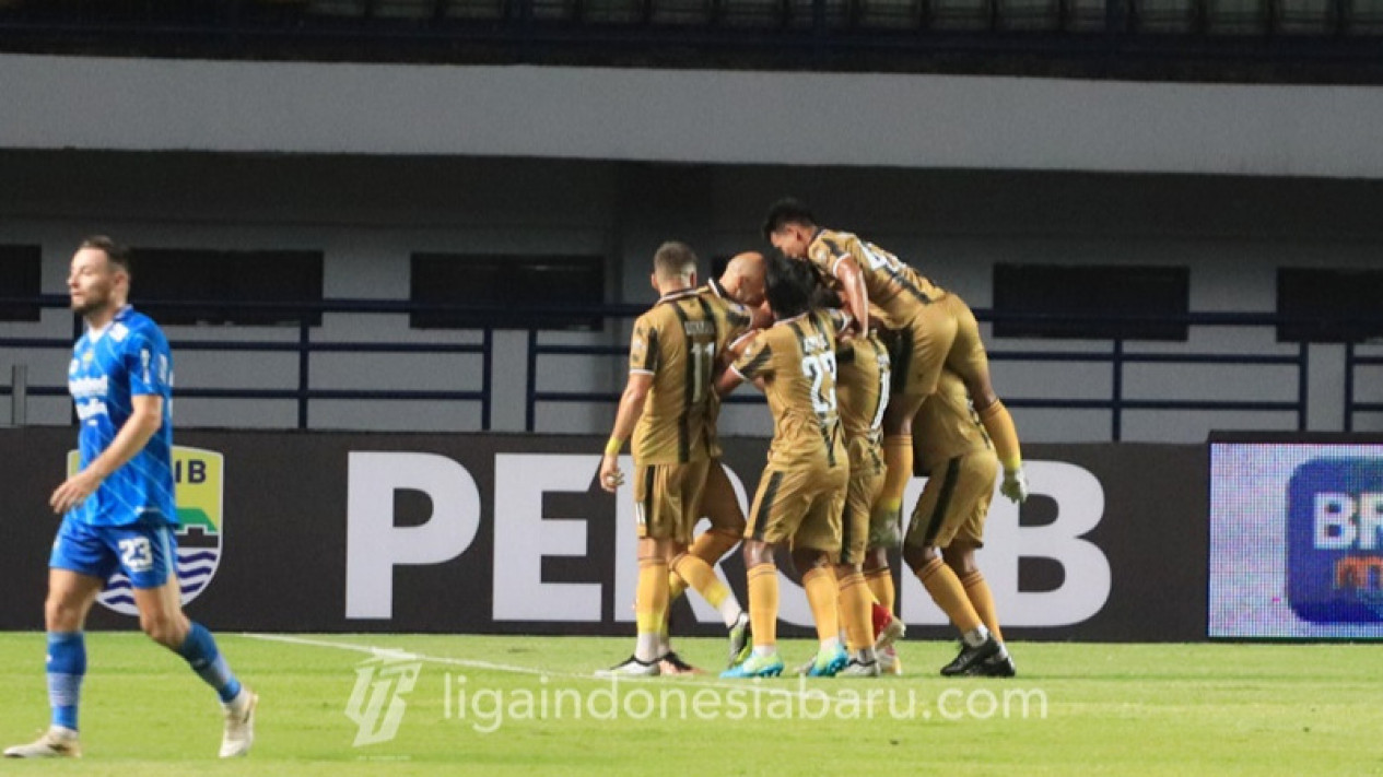 Pelatih Dewa United Terkejut Larangan Bertanding Dimitris Kolovos Diumumkan 4 Jam Sebelum Laga Persib Bandung
            - galeri foto