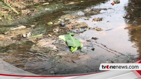 Geger! Mayat Bayi Terbungkus Plastik Merah Ditemukan Warga Di Aliran Sungai