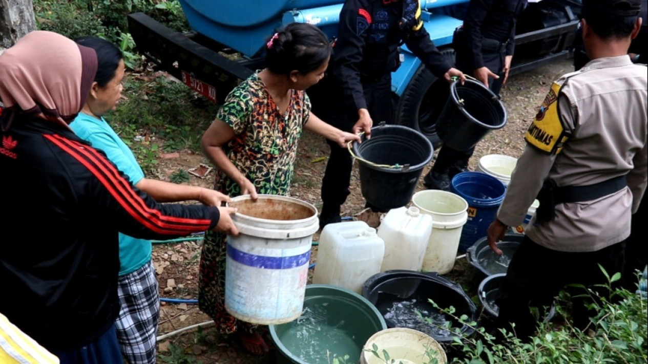 Tiga Bulan Kekeringan Warga Kebumen Kesulitan Air Bersih, Terpaksa ...