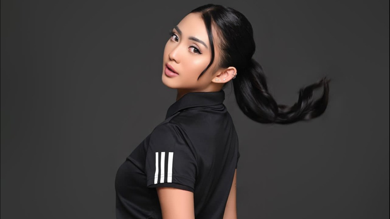 Dua Wanita Cantik Jadi Wasit One Pride MMA 71
            - galeri foto