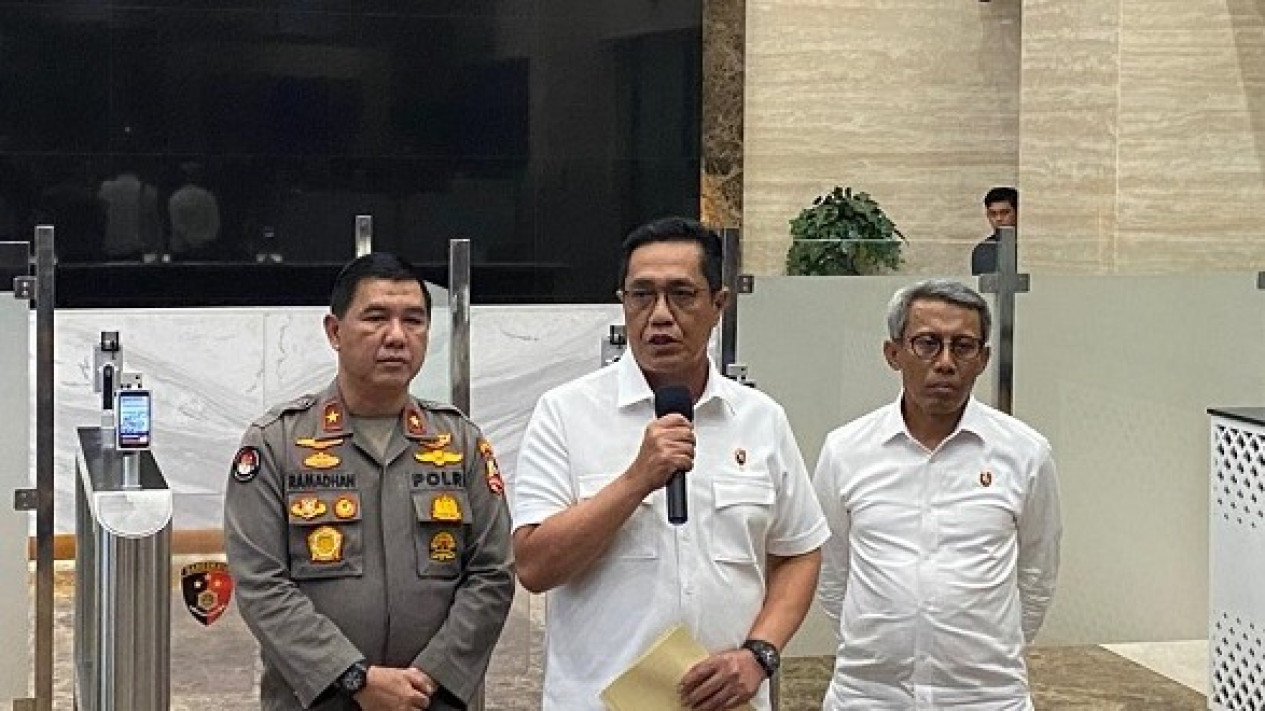 Rocky Gerung Diduga Menghina Jokowi, Bareskrim Polri Belum Jadwalkan ...