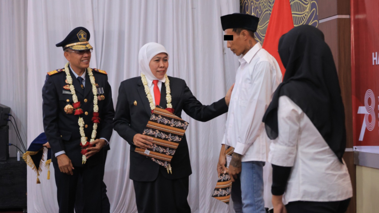 17.106 Narapidana Jatim Dapat Remisi, Negara Hemat Rp29 Miliar
            - galeri foto