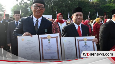 Dua Perwira Terbaik Pertamina Raih Satyalancana Wira Karya Dari Presiden RI