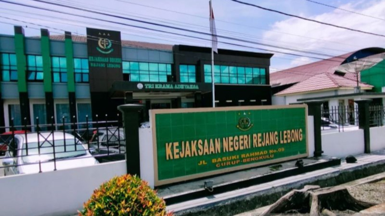 Penyidik Kejari Rejang Lebong Periksa 20 Saksi Terkait Kasus Korupsi Laboratorium RSUD Setempat
            - galeri foto