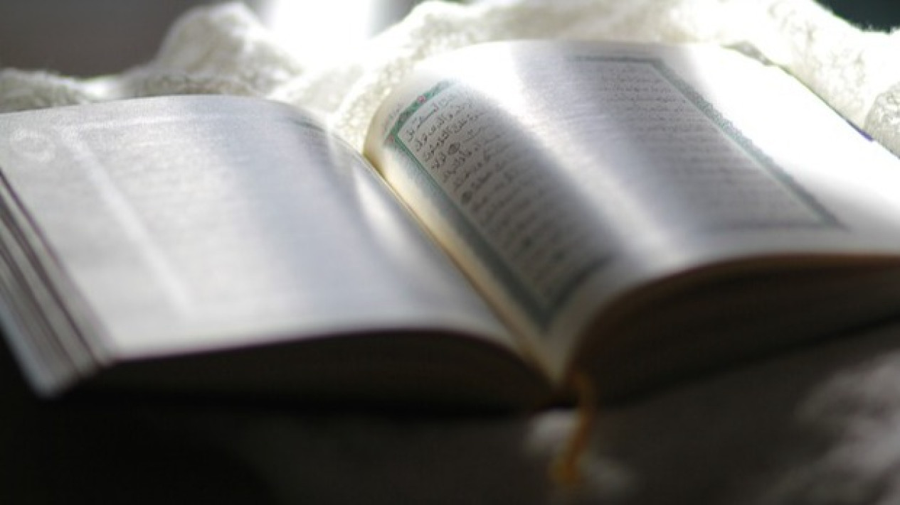 Keutamaan Membaca Al-Mulk Sebelum Tidur