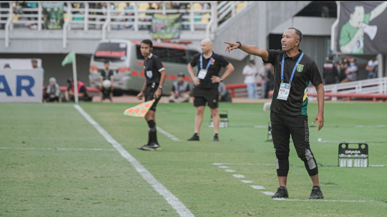 Rapor Hijau Uston Nawawi Urus Persebaya Surabaya, Tak Pernah Kalah di Lima Pertandingan Terakhir
            - galeri foto