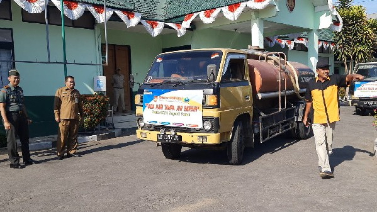 Dampak Kekeringan Terus Meluas, Kodim 0724 Boyolali Salurkan Bantuan ...