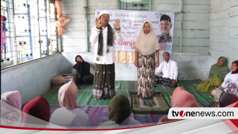 Tuan Guru Ganjar Ajarkan Salat Rawatib Kepada Ibu Ibu Majelis Taklim Di