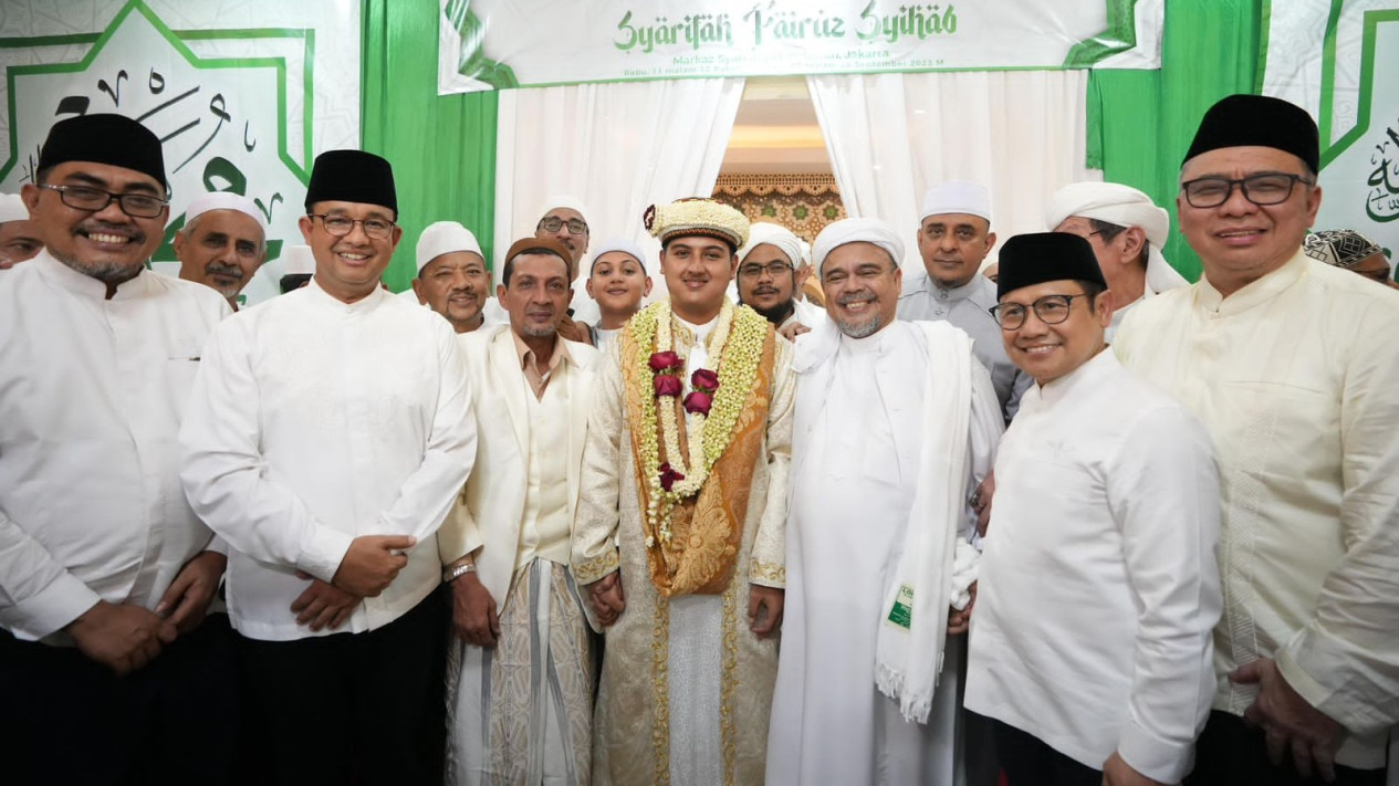 Pasangan AMIN Jadi Saksi Nikah Pernikahan Putri Habib Rizieq