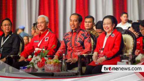 Hadiri Rakernas IV PDIP, Megawati, Jokowi dan Ma’ruf Amin Kompak Jalan Beriringan