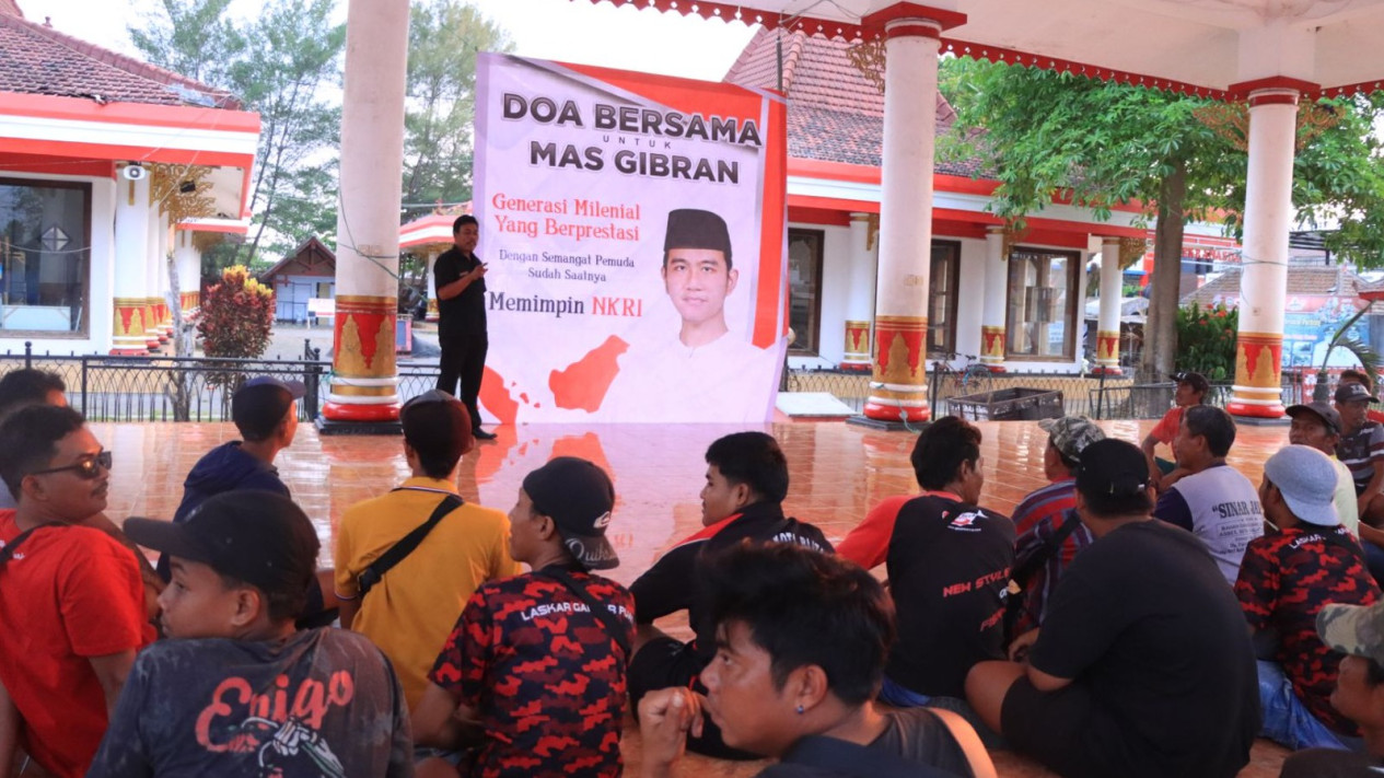 Tukang Becak Makam Bung Karno Kota Blitar Gelar Doa Dukungan Untuk Gibran