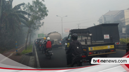 Asap Kebakaran TPA Suwung Ganggu Pengguna Jalan, Helikopter Water ...