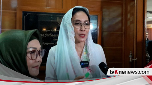 Bocoran Mahfud MD Dampingi Ganjar Bermunculan, Rieke Diah Pitaloka Unggah Video Bareng Mahfud MD: Jaga Konstitusi, Pak!