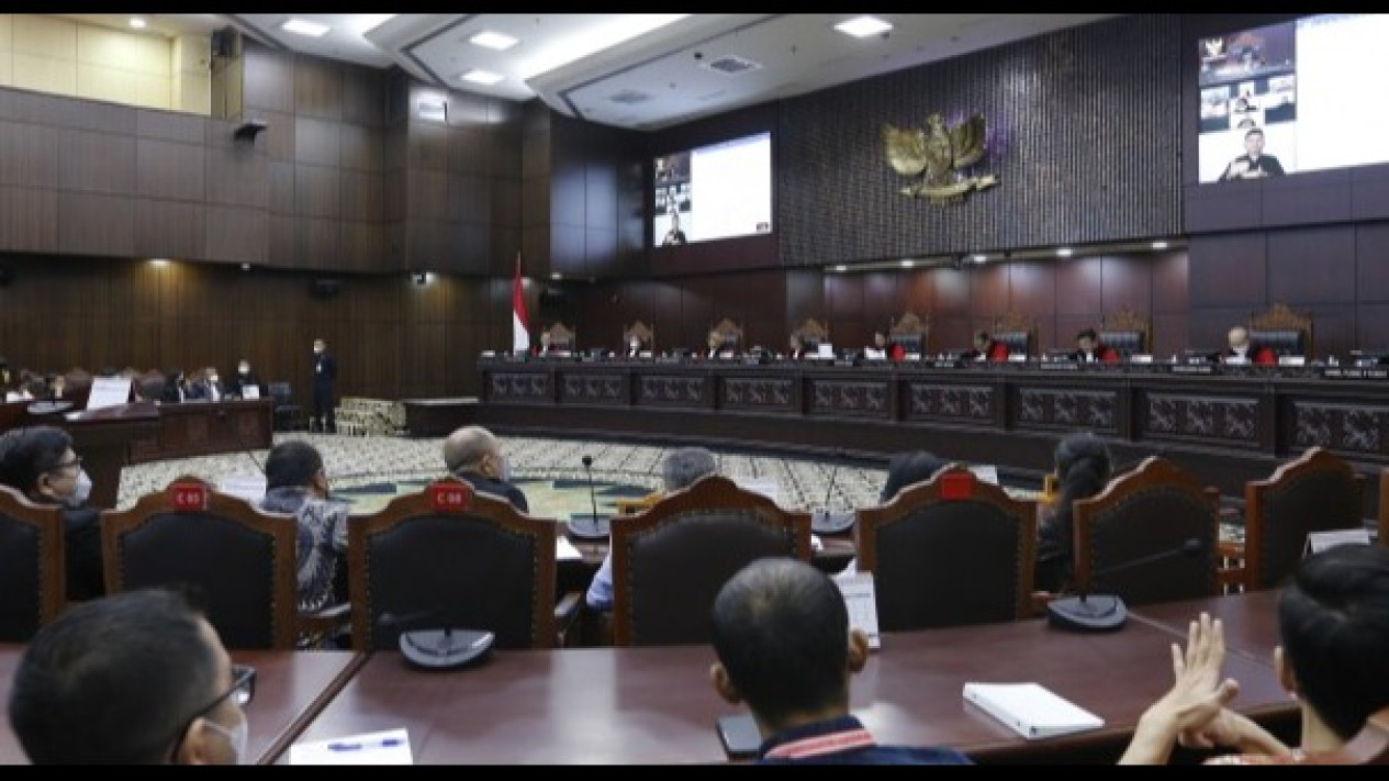 DPR: MK Bertindak Inkonstitusional, KPU Tak Bisa Serta Merta Ubah PKPU dan Harus Konsultasi dengan Komisi II-Mendagri
            - galeri foto