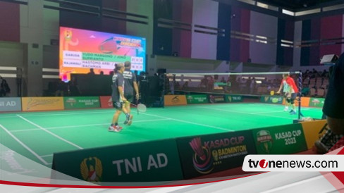 Di Tengah Kasus Pemerasan Eks Mentan SYL, Firli Bahuri Asyik Main Badminton Dikalahkan Jenderal Dudung