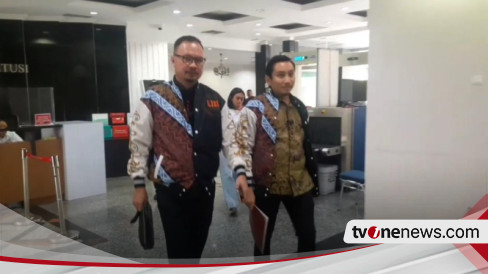 Advokat Pendukung Prabowo Laporkan Hakim Arief Hidayat ke MKMK