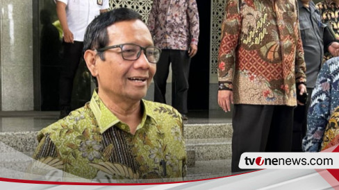 Dicopot dari Ketua MK, Mahfud MD Sebut Rakyat Tetap Awasi Gerak-gerik Anwar Usman Meski Jadi Hakim Konstitusi