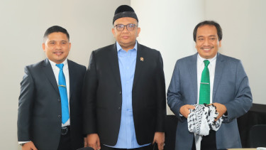 Wakil Menteri Ketenagakerjaan Ajak Lulusan Universitas Muhammadiyah  Jakarta Jadi Sarjana Handal