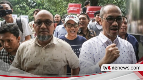 Syukuran Firli Bahuri Tersangka, Novel Baswedan hingga Abraham Samad Cukur Gundul dan Borong Dua Gerobak Nasi Goreng