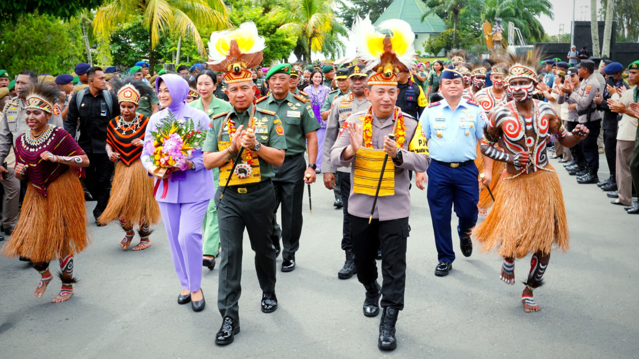 Jurus Panglima TNI Jenderal TNI Agus Subiyanto Dalam Penyelesaian ...