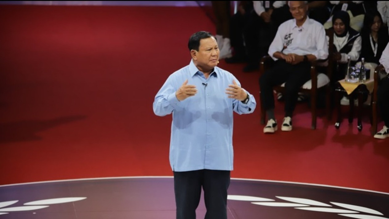 Prabowo Bicara dengan Nada Tinggi saat Anies Singgung MK, Katanya Gak Takut Gak Dipilih Rakyat: Sorry Yee ..
            - galeri foto