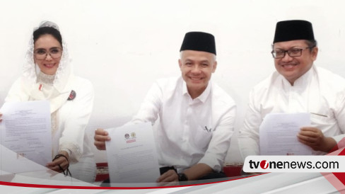 Ganjar Pranowo Tanda Tangani Piagam Perjuangan Santri