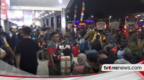 Puncak Arus Mudik Natal Dan Tahun Baru, Terminal Bus Kalideres ...