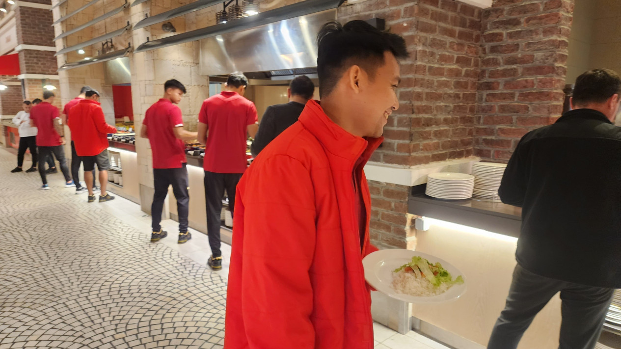 Viral Makan Mie, Ternyata Ini Bentukan Asupan Timnas Indonesia Selama Pemusatan Latihan di Turki
            - galeri foto