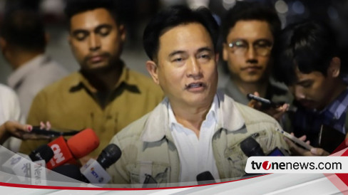 Yusril Kritik Pedas Bawaslu Jakarta Pusat, Buntut Gibran Bagi-bagi Susu di CFD