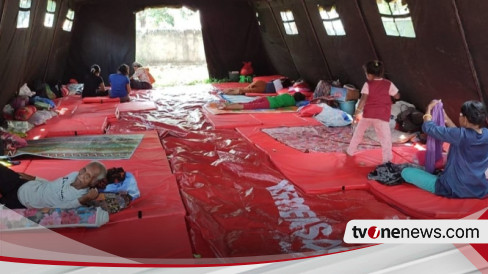 Kemensos RI Dirikan Tenda Pengungsi Dan Dapur Umum Pasca Erupsi Gunung ...