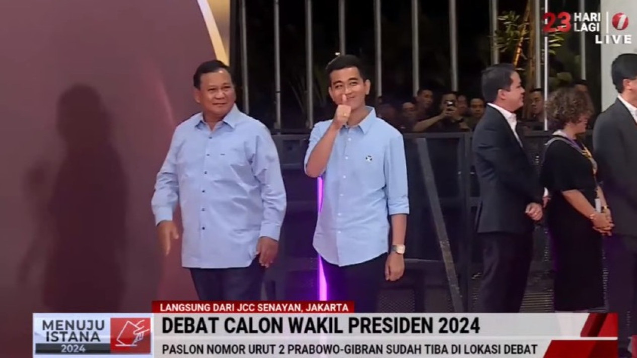 Prabowo Dan Gibran Tiba Di Venue Debat Capres 2024, Memakai Pakaian ...