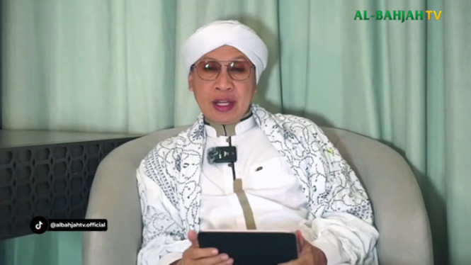 Meski Rajin Beribadah, Bolehkan Umat Muslim Tak Punya Guru Spiritual? Ternyata Kata Buya Yahya Ilmu itu…
            - galeri foto