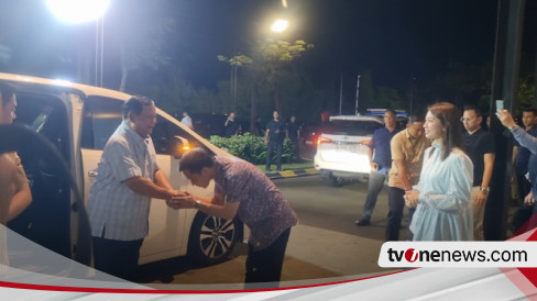 Jelang Debat Terakhir Besok, Prabowo dan Gibran Bertemu di Festival Negeri Elok