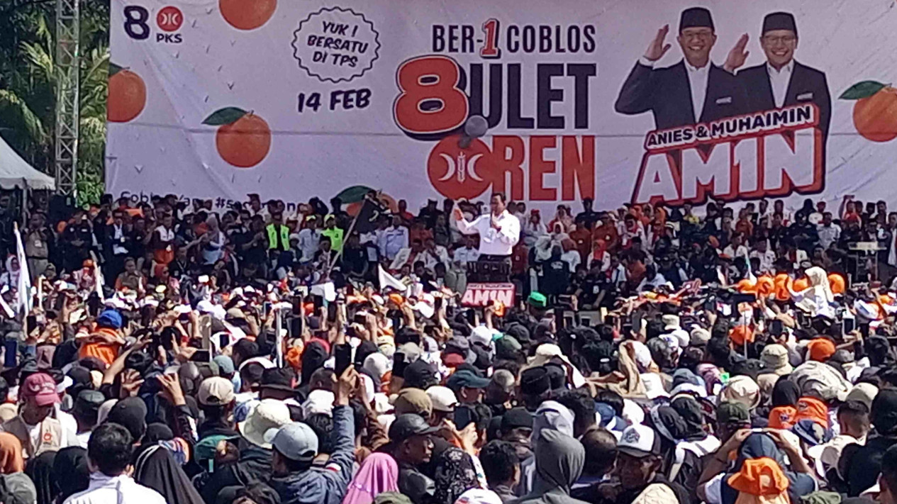 Anies Singgung Massa Bayaran Mulai Meleleh hingga Netralitas Pemimpin di Pemilu 2024, saat Kampanye di Garut
            - galeri foto