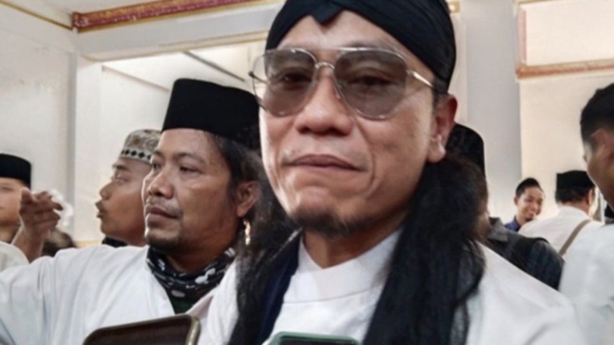 Dihujat Gara-gara Toyor Istri di Konser Denny Caknan, Gus Miftah Beri Pembelaan: Itu Keseharian Saya
            - galeri foto