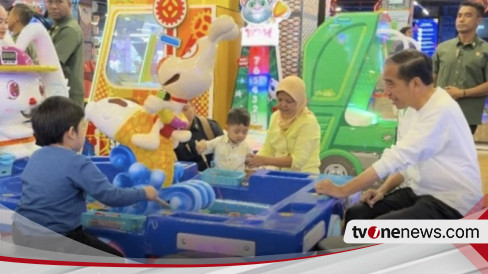 Presiden Jokowi Ajak Tiga Cucunya dari Kahiyang-Bobby ke Mall di Bogor