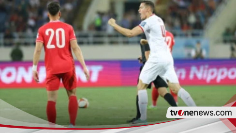 Kala Yel-yel 'Troussier Out' Menggema di Stadion My Dinh Usai Vietnam Dibabat Habis Timnas Indonesia