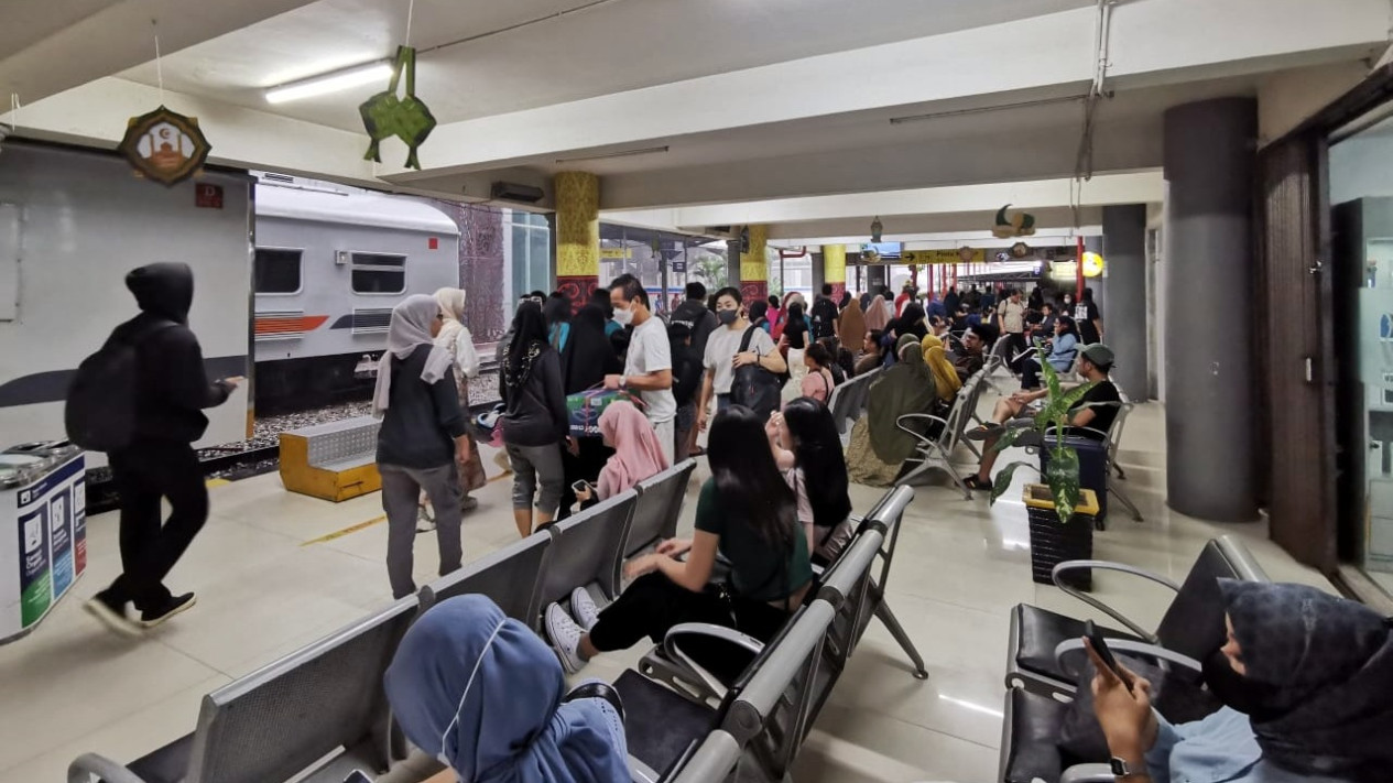 Info Mudik, KA Tambahan Sribilah Utama Fakultatif Medan - Rantau Prapat Dioperasikan
            - galeri foto