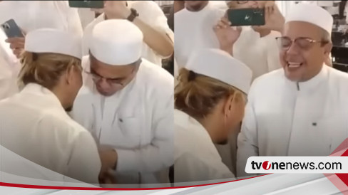 Habib Bahar Bin Smith Ngakak Luar Biasa Saat Bersalaman Dengan Habib Rizieq Shihab Di Acara