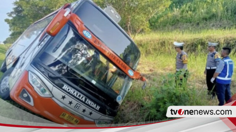 Sopir Bus Rosalia Indah Yang Kecelakaan Di KM 370 Tol Semarang-Batang ...