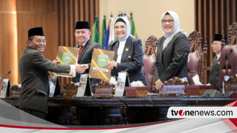 Pj Gubernur Agus Fatoni Sampaikan Penjelasan Terkait 6 Raperda Provinsi ...