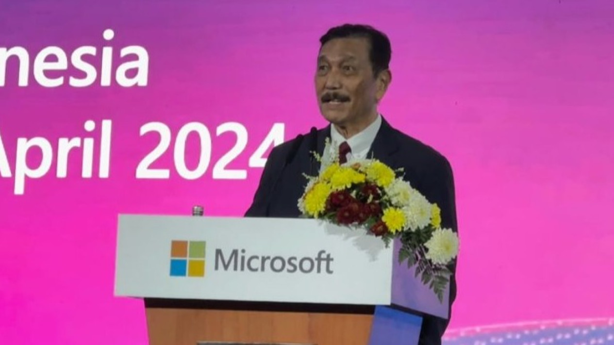 Janji Manis Luhut Elu-elukan Investasi Bos Microsoft di Indonesia, Bandingkan dengan Negara Lain: Anda Tidak akan Menyesal, Insentif Apa Saja Ada
            - galeri foto