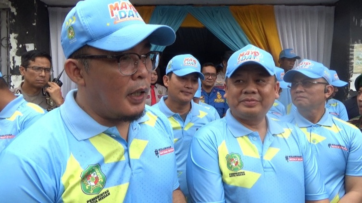 Polemik Paman Bobby Ditunjuk Jadi Sekda, Wakil Wali Kota Medan Pasang Badan
            - galeri foto