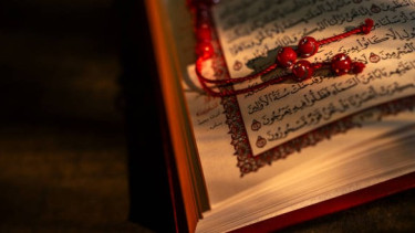 Bacaan Al-Qur'an Surat Al-Isra Ayat 11-15 Lengkap Tulisan Arab, Latin, dan Artinya